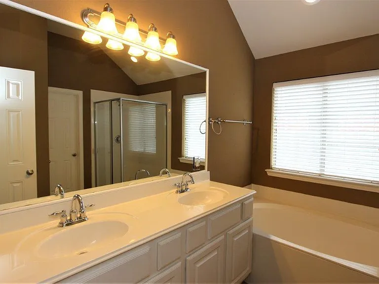8902 Peach Oak Xing — Photo 16