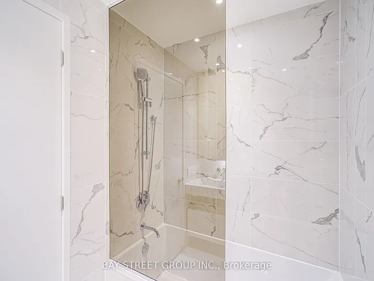 11 Yorkville Ave #2312 — Photo 7