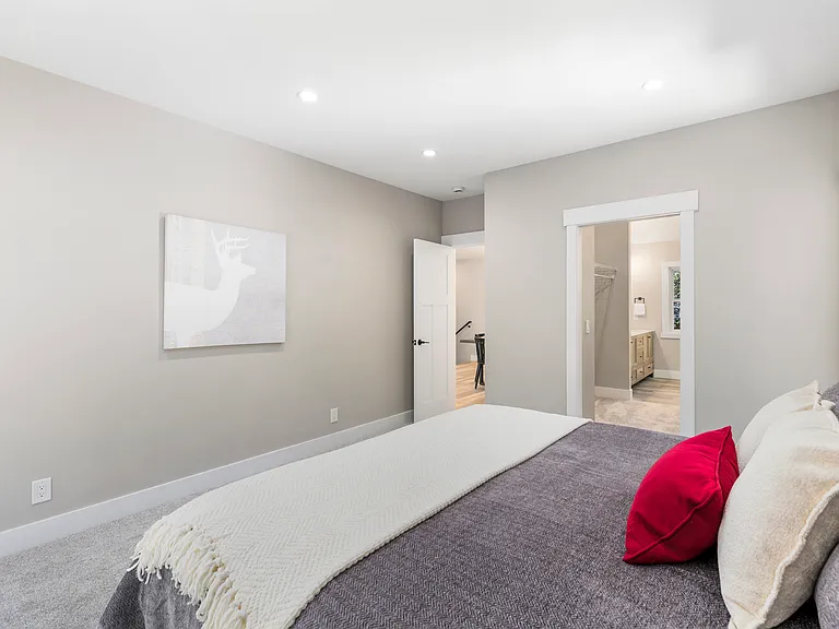 23 Byron Ln — Photo 9