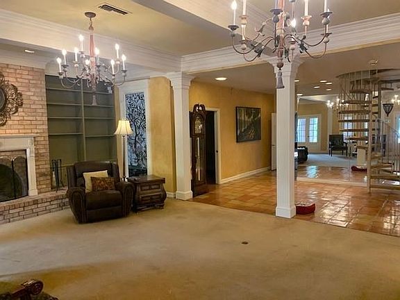 5th image of 4801 Hessmer Ave
