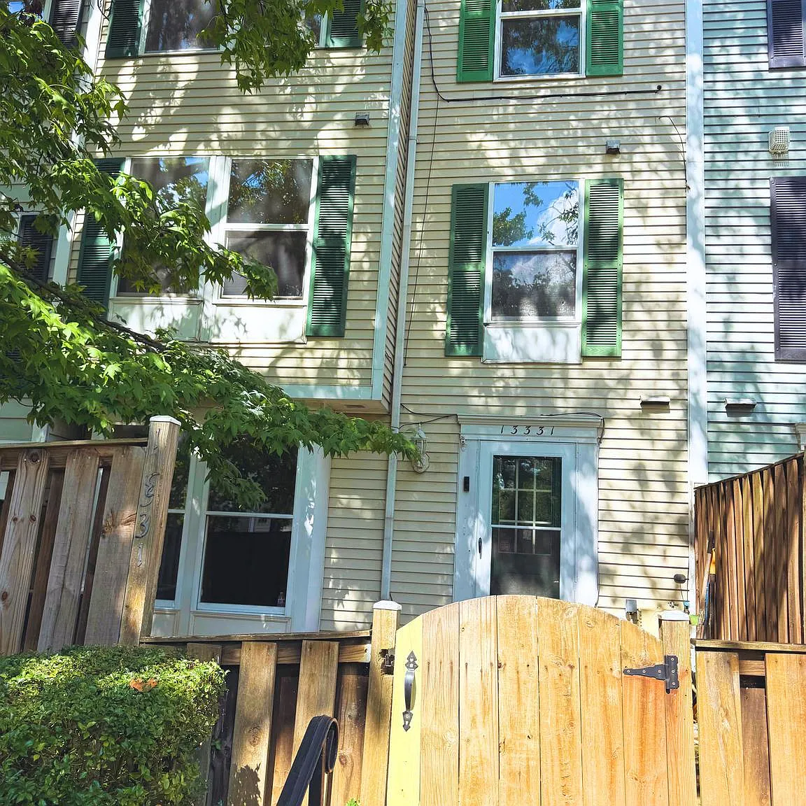 3 bed, 2.5 bath, 1607 sqft, $2,450 — Photo 1