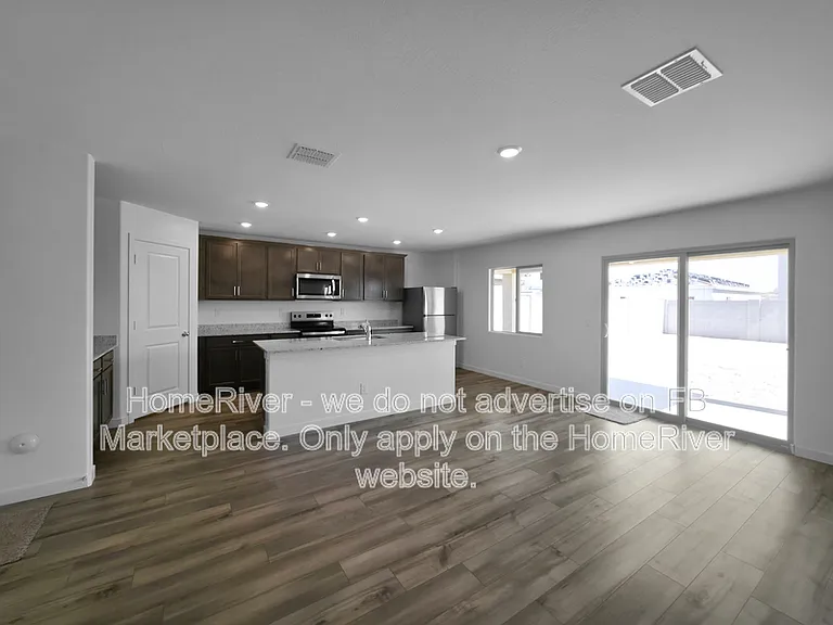 1091 W West Virginia Ave — Photo 4