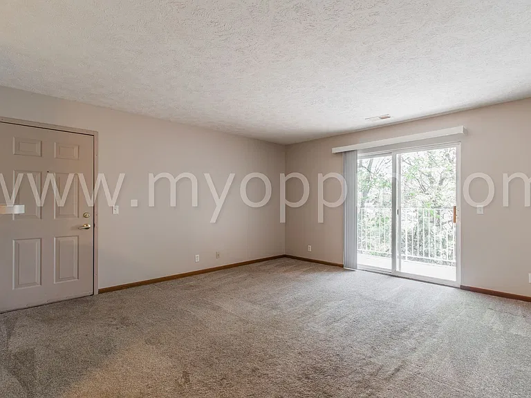 8003 S 48th St — Photo 2