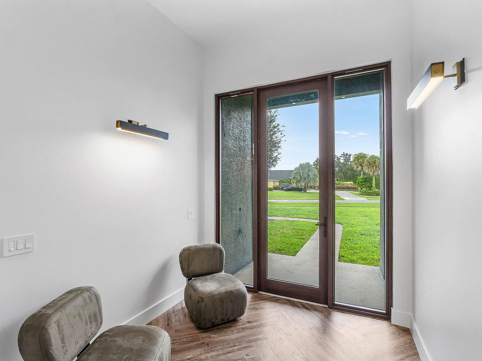 4 bed, 3.5 bath, 3205 sqft, $20,000 — Photo 2