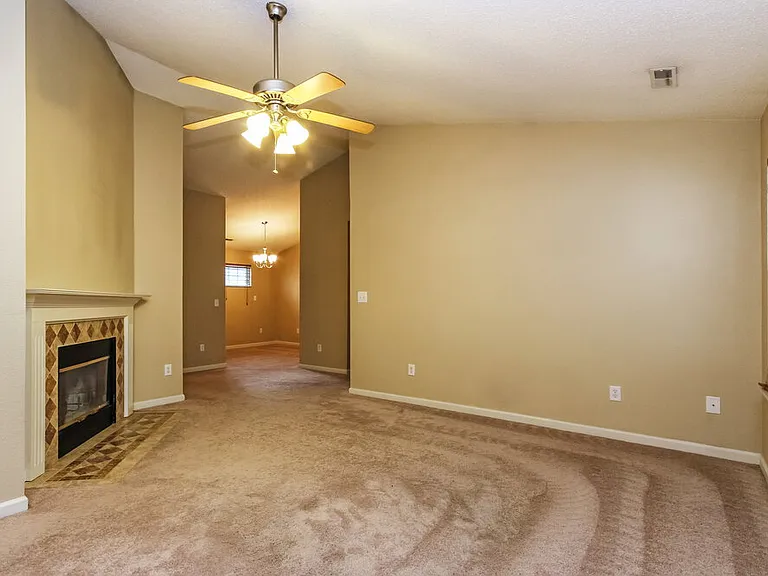 15281 Ten Point Dr — Photo 3