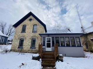 414 4th St, Baraboo, WI 53913