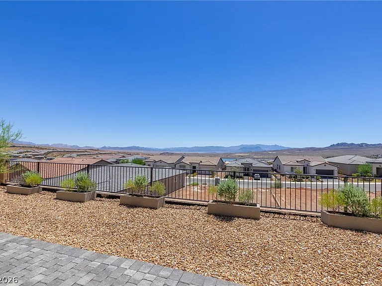 90 Crimson Stone Ct — Photo 34