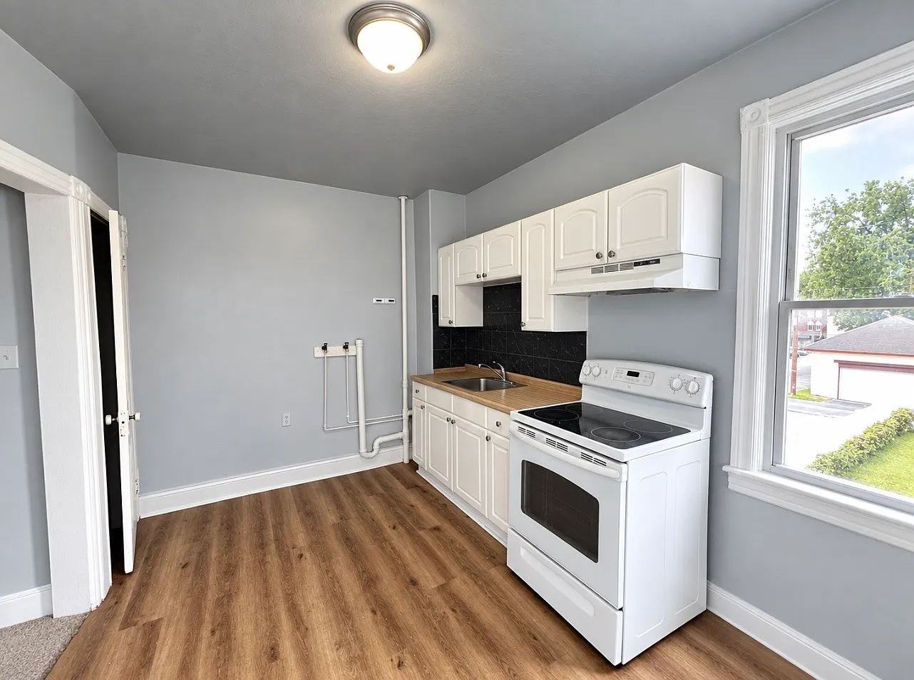 3 bed, $1,850 — Photo 3