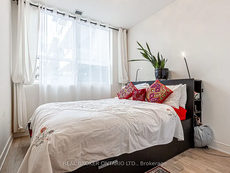 1575 Lakeshore Rd W #161 — Photo 17