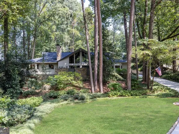 945 River Overlook Ct, Sandy Springs, GA 30328