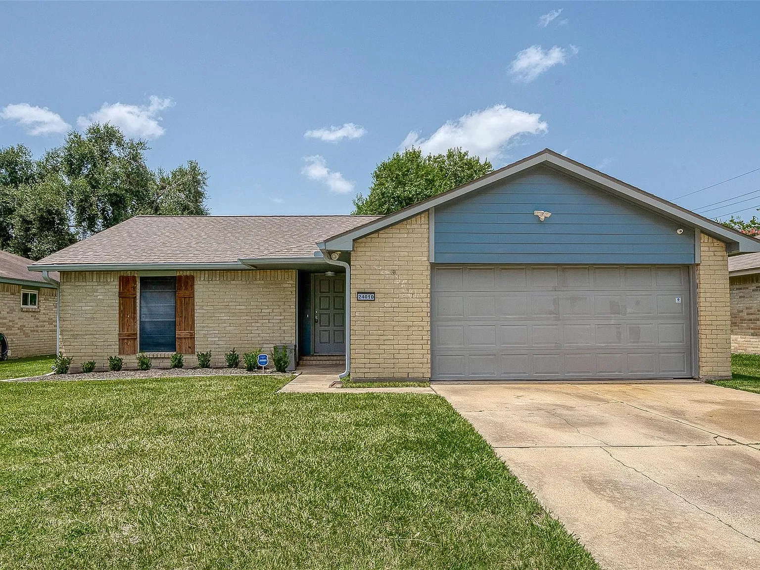 3 bed, 2.0 bath, 1217 sqft, $1,800 — Photo 1