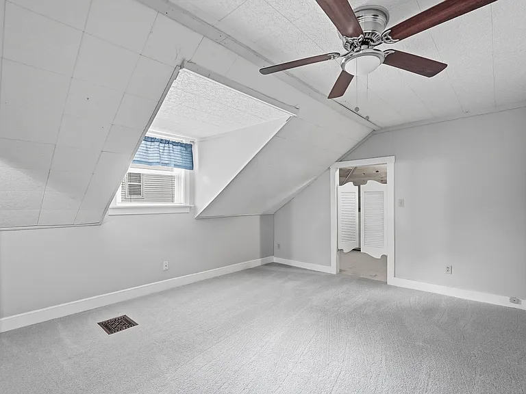3774 Drake Ave — Photo 29