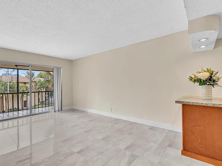 470 NW 20th St #3020 — Photo 31