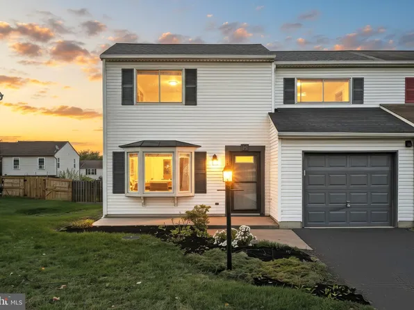 3108 Sundial Rd, Dover, PA 17315