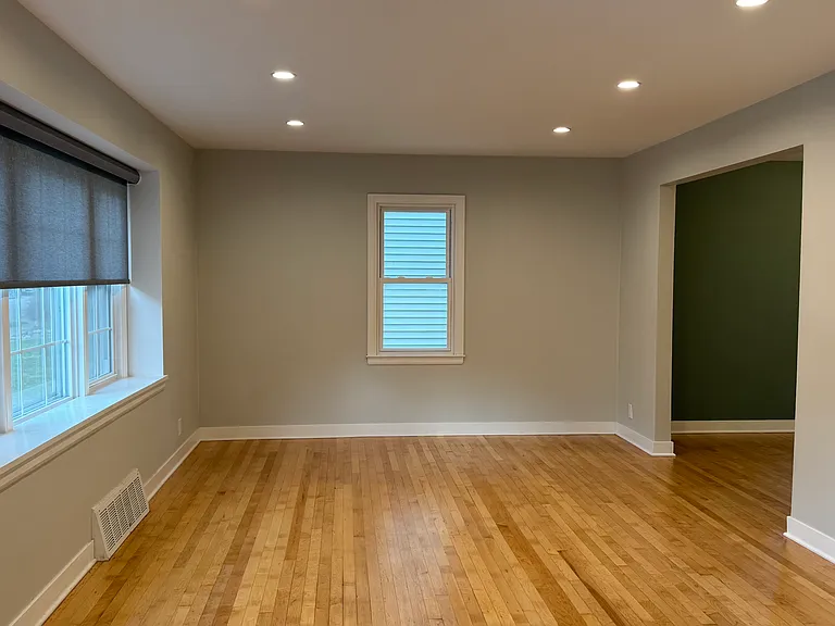 4508 N Woodruff Ave — Photo 4