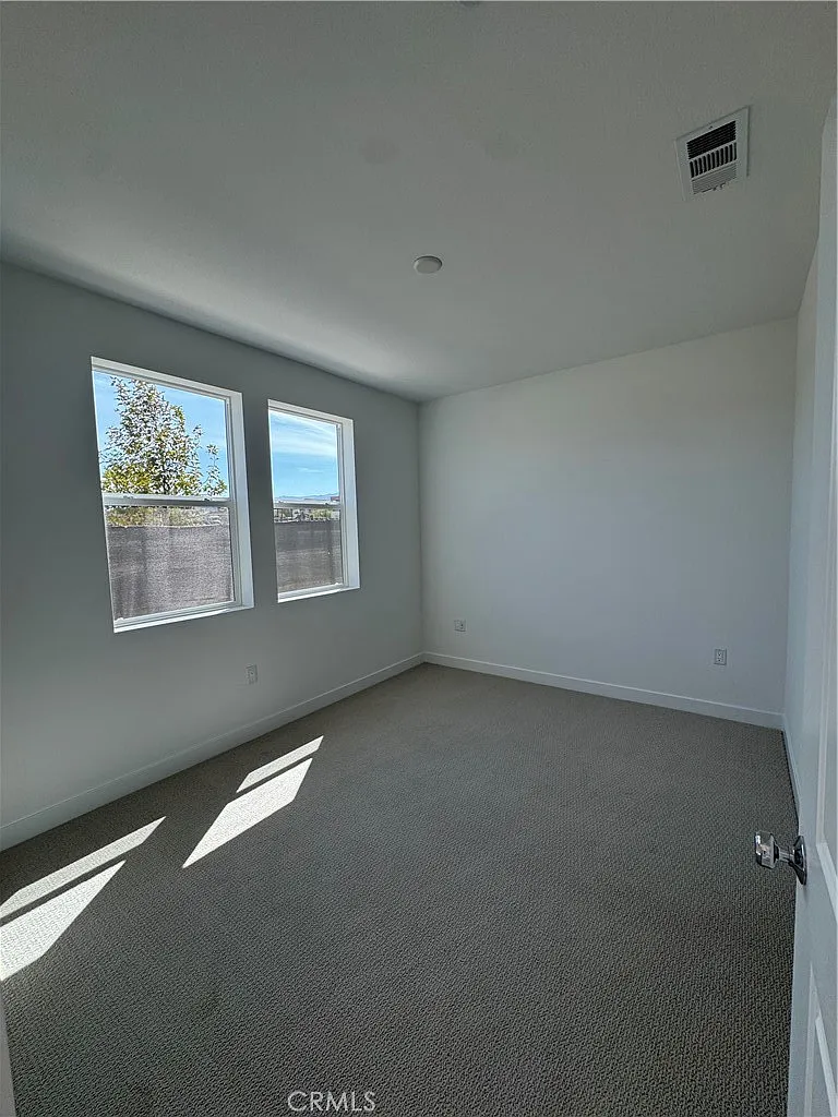 3 bed, 3.5 bath, 1810 sqft, $4,200 — Photo 4