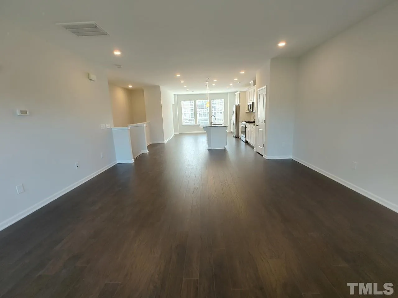 4 bed, 3.5 bath, 2229 sqft, $2,395 — Photo 2