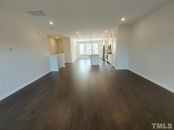 2nd image of 1029 Commack Dr