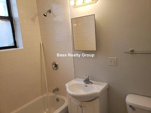 1718 W Estes Ave #5G — Photo 8