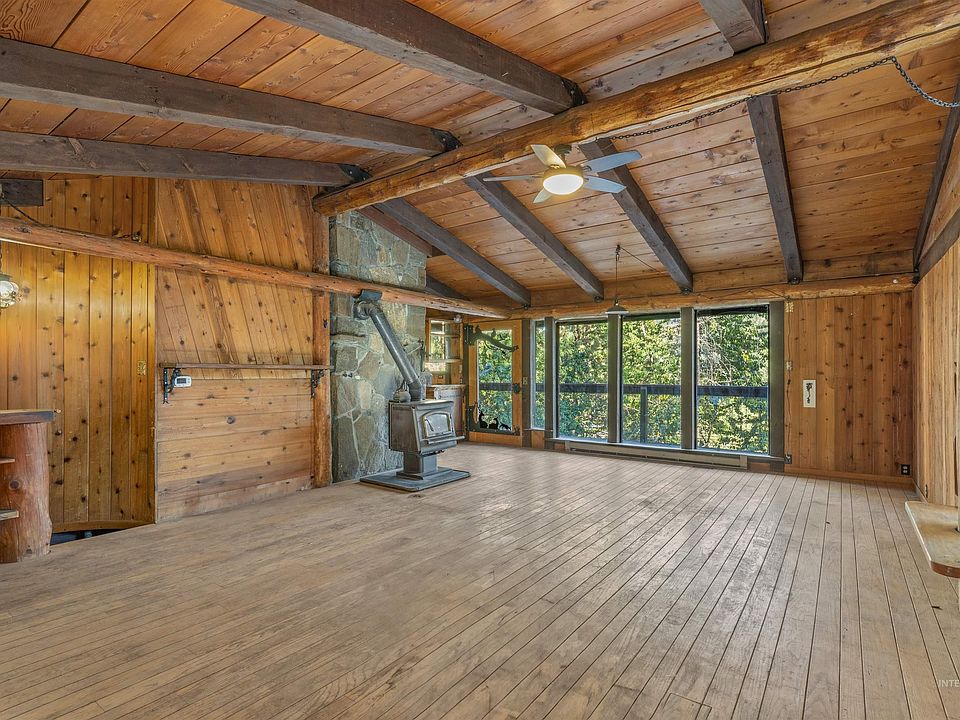 2nd image of 34 Bear Paw Ln