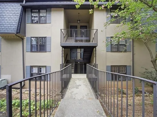 26 Arpege Way NW, Atlanta, GA 30327