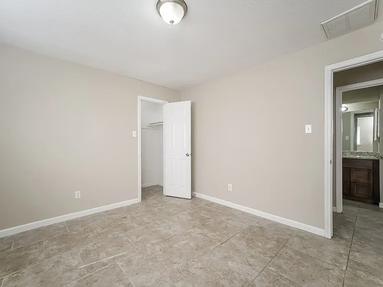 7659 Athlone Dr — Photo 16