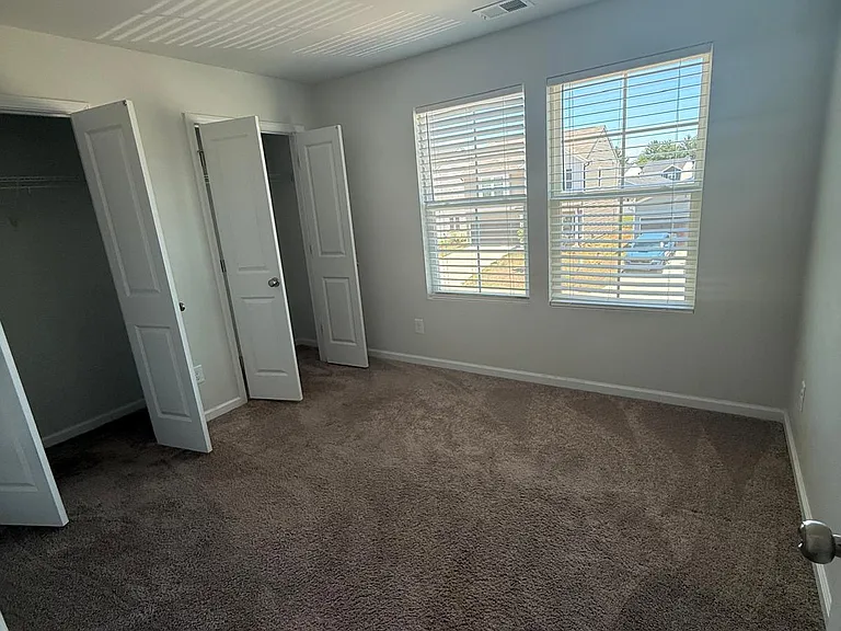 3909 Angel Hill Ln — Photo 40