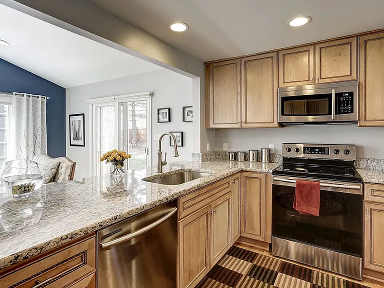 8116 Irwell Ct — Photo 6