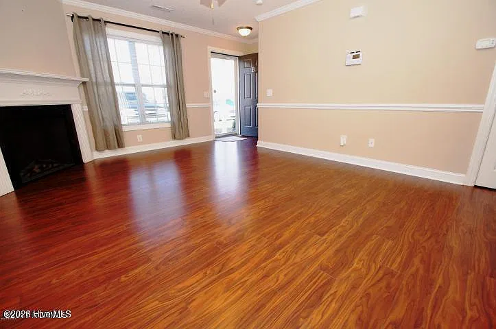 2 bed, 2.5 bath, 1088 sqft, $1,300 — Photo 4