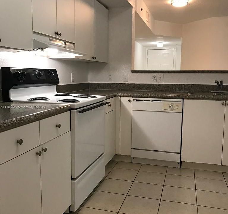 1st image of 13820 NE 3rd Ct APT 107