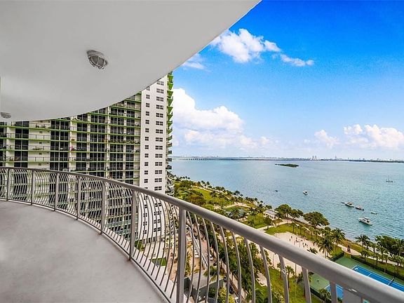 4th image of 1750 N Bayshore Drive #2901