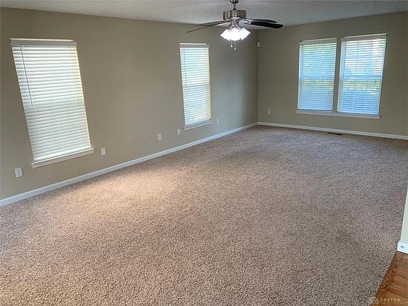 3rd image of 3611 Empire Dr