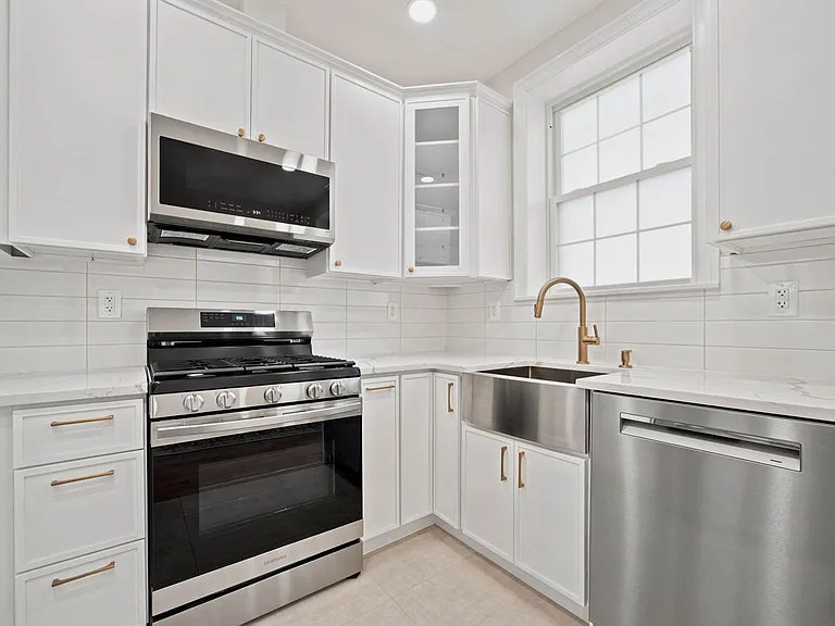 24-41 43rd St #2 — Photo 8