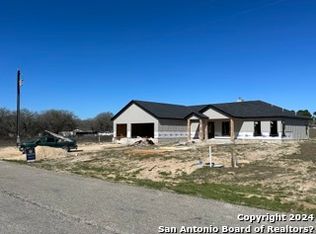 245 Champions Blvd, La Vernia, TX 78121