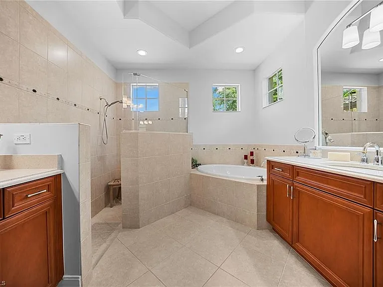 7692 Cottesmore Dr — Photo 18