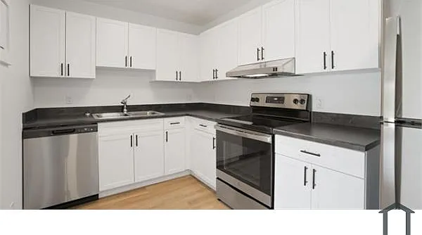 4800 Broadway St — Photo 14