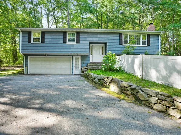 233 Hattertown Road, Newtown, CT 06470