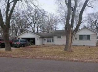 790 E 2nd St, Coal City, IL 60416