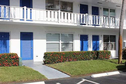2929 SE Ocean Blvd Photo 1