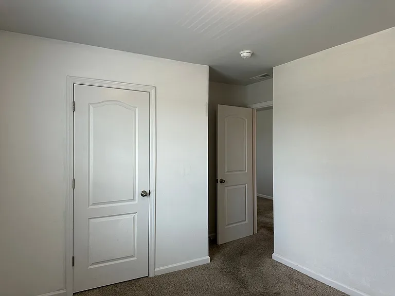 216 Melbourne Dr — Photo 17