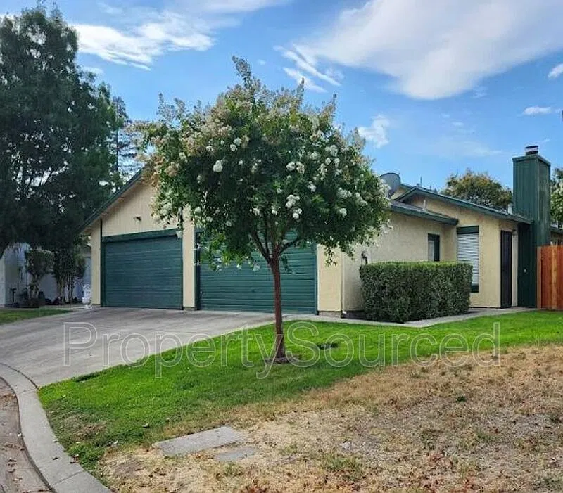 2 bed, 2.0 bath, 976 sqft, $2,100 — Photo 1