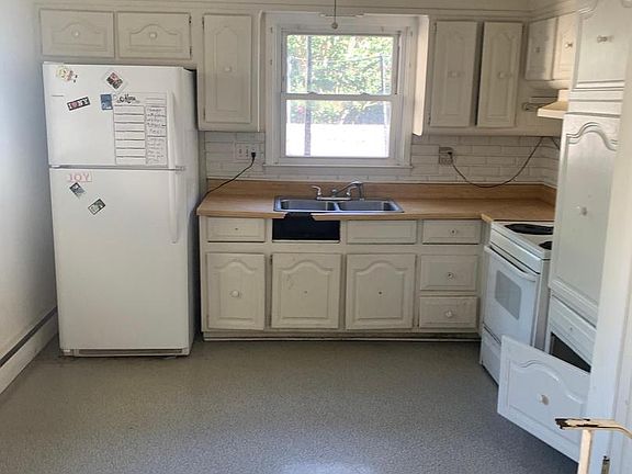5th image of 4529 Pickwick Dr