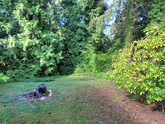 3rd image of 16614 72nd Ave W