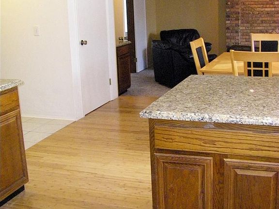 Kitchen (pic 3)