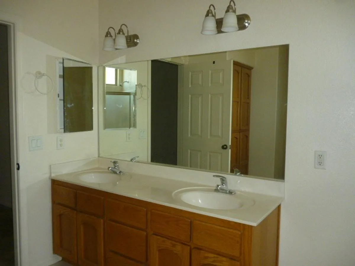 3 bed, 1572 sqft, $1,600 — Photo 4