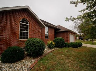 5368 W Soapberry Ct, Springfield, MO 65802