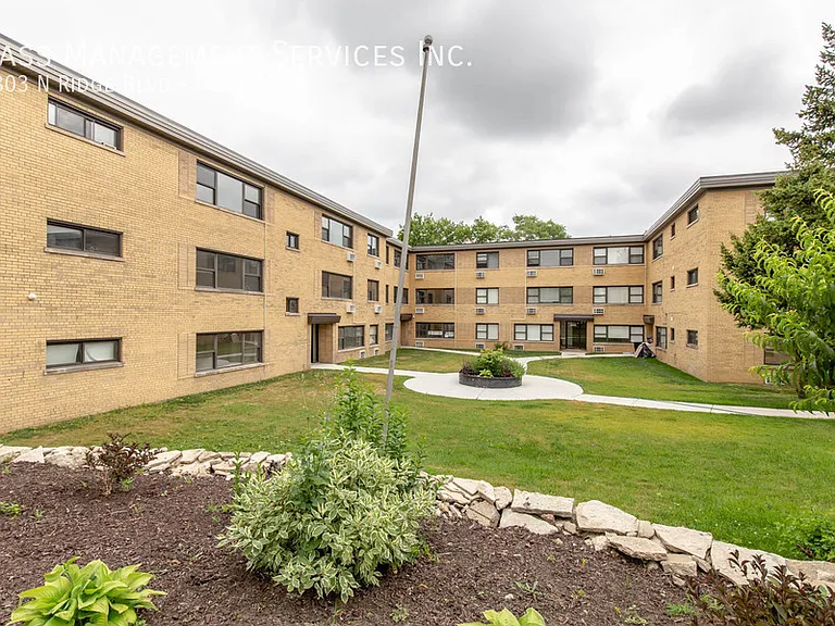 6801-09 N Ridge Blvd — Photo 2
