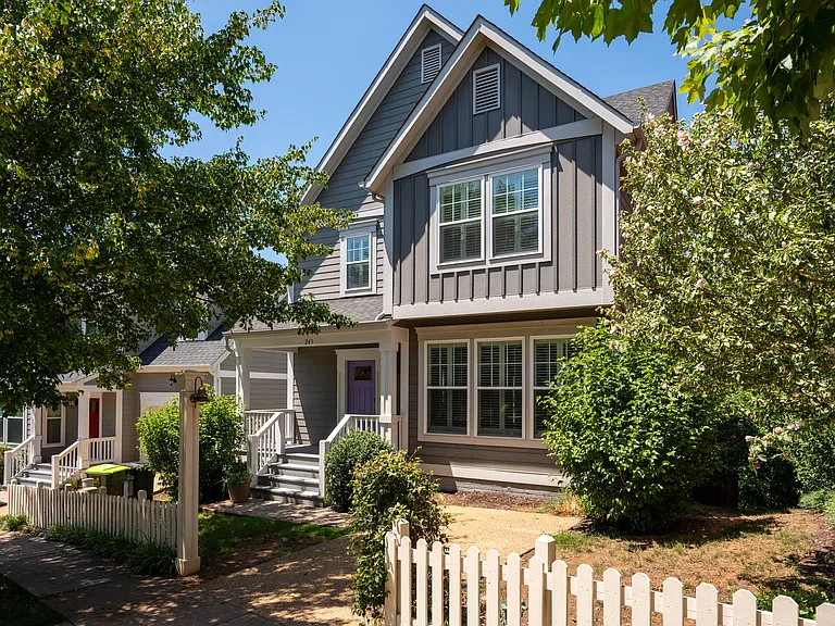 243 Huntley Ave — Photo 1