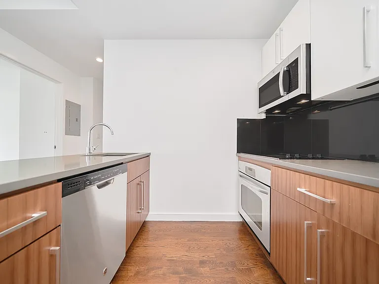 1209 Dekalb Ave #202 — Photo 3