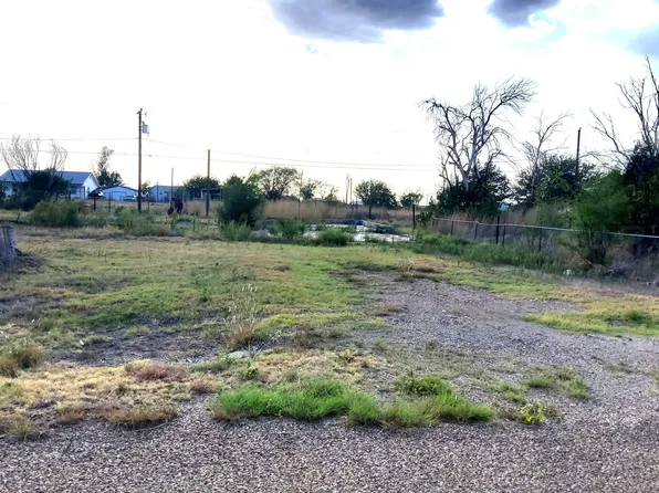 216 Comanche Trl, Fritch, TX 79036